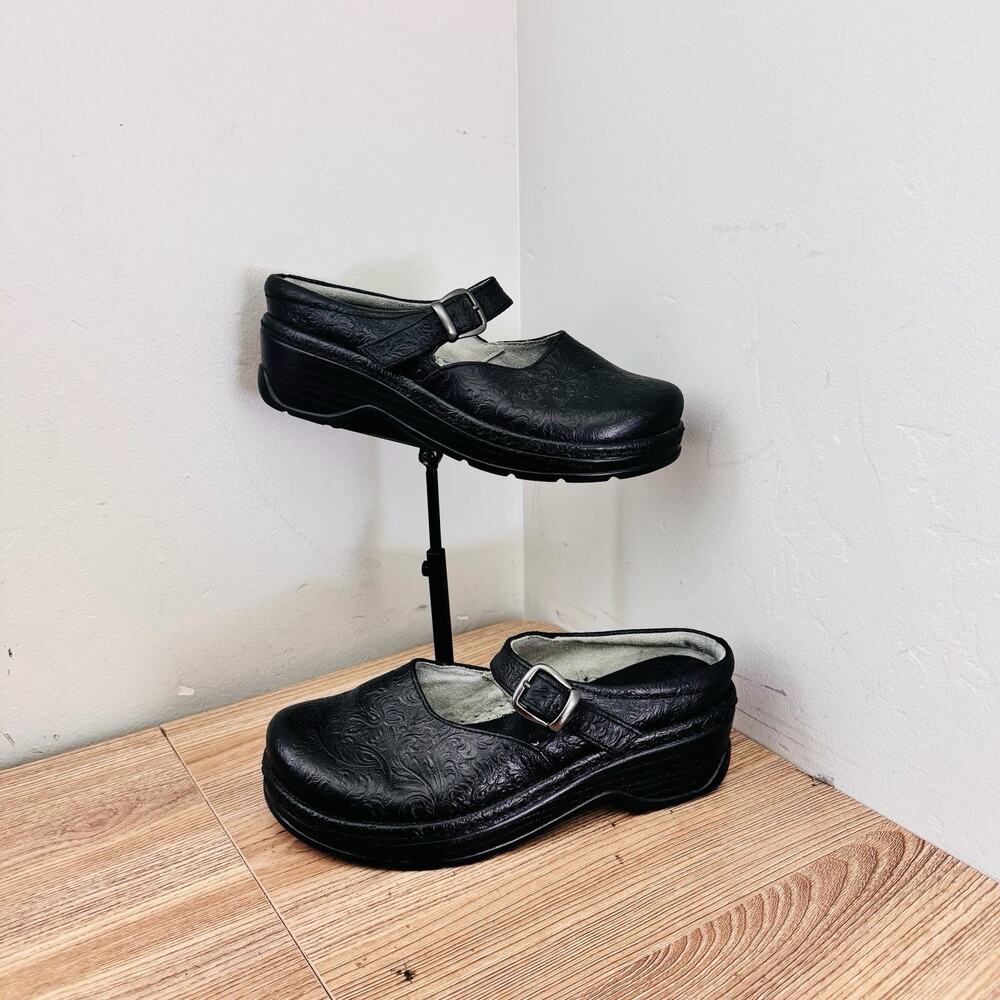 Klogs Cali Slip On Black Leather Shoes Women’s Size 8 Wide